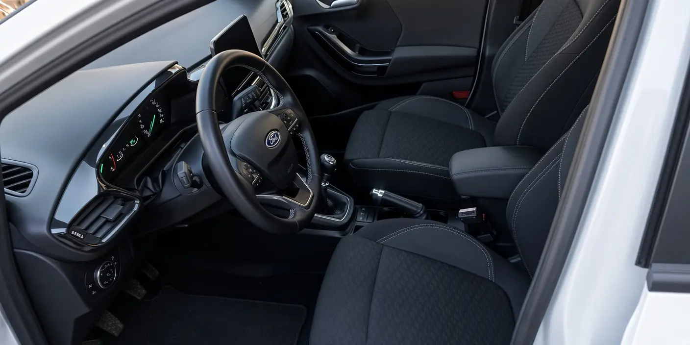 Interno Ford anteriore