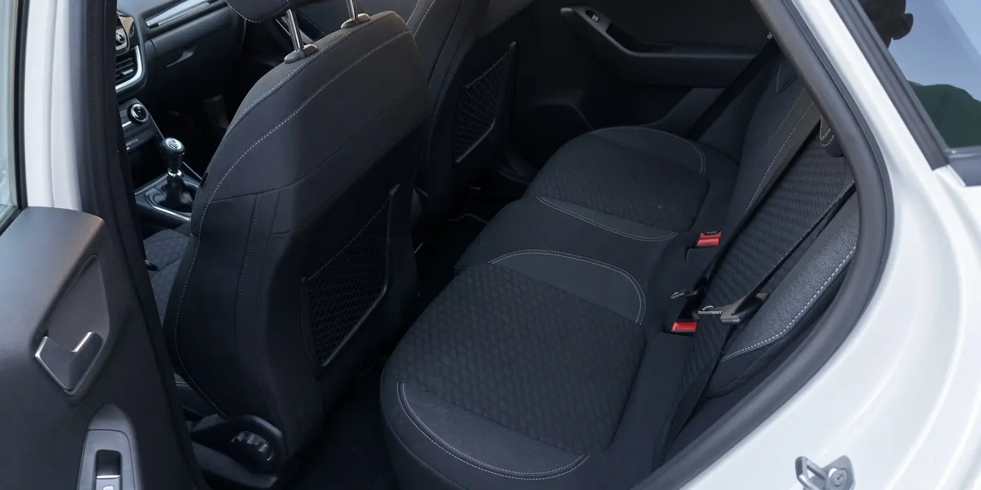 Interno Ford posteriore